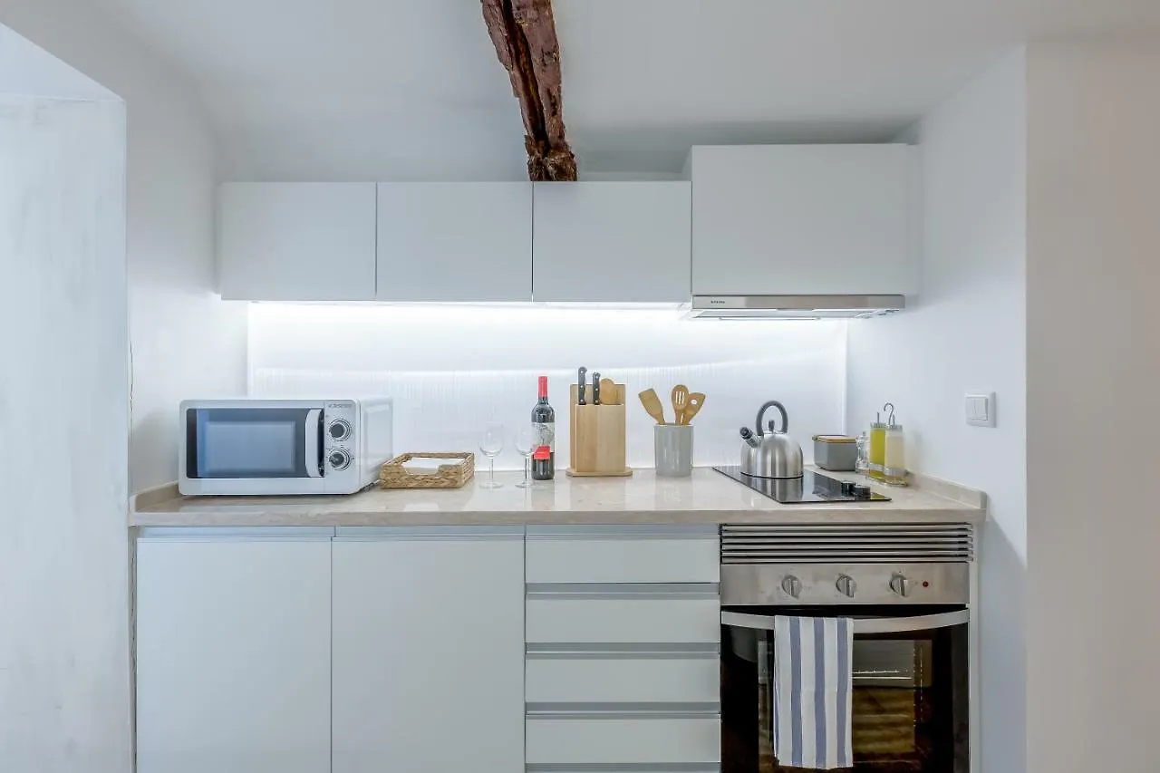 Renovated Typical Baixa Apartment, By Timecooler Lisbon 0*,